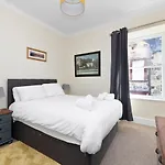 Joivy Modern Flat On Rose Street