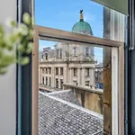 Stylish Central Edinburgh Abode
