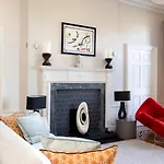 Joivy Contemporary Flat In The New Town