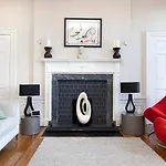Joivy Contemporary Flat In The New Town