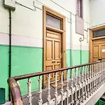 Entire Period Flat By City Centre