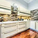 Gorgeous Apartment In The Heart Of New Town