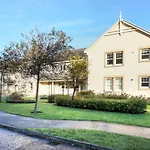 Joivy Modern Flat With Free Parking