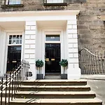 Gorgeous Apartment In The Heart Of New Town
