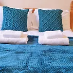 Spacious Ensuite Rooms In Edinburgh City Centre - Five Star Amenities - Excellent Location
