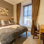 Two Bedroom Apartment Within Walking Distance To City Centre