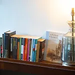 The Rock House - Terrace Apartment - In Heart Of The City
