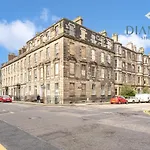 Spacious 1 Bed Ground Floor Apartment With Garden