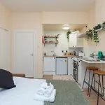 Cozy 1B Groundfloor - 8 Minute From City Centre