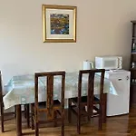 Cosy & Bright Semi-Detached House