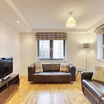 *Amazing Location!*In Heart Of The City. 2Br & Cot