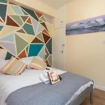 Cozy 1B Groundfloor - 8 Minute From City Centre