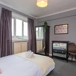 Spacious 3Db -15 Minutes From City Centre