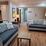 4 New Assembly Close - Royal Mile