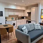 4 New Assembly Close - Royal Mile
