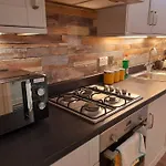 Modern Flat Near City Centre.