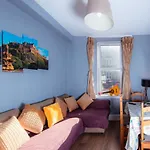 Old Town Apartment By The Castle/ Meadows!