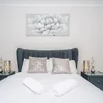 Luxury 2Bed 2Bath Flat In City Centre- Free Parking!