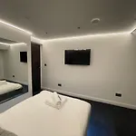 Luxury Apartment Edinburgh Centre With Steam Room