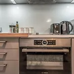 Spacious & Cosy Studio Flat In The Heart Of Edinburgh City Centre