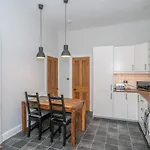 Newly Decorated Spacious 2Bed Flat In Chic Area