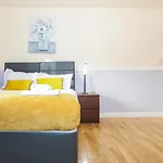 Beautiful Rooms In Edinburgh Cottage Guest House - Free Parking