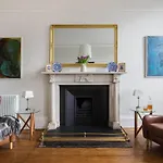 Magnificent Georgian 3-Bedroom Apartment In New Town