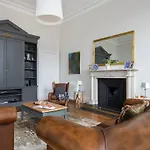 Magnificent Georgian 3-Bedroom Apartment In New Town