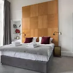 Magnificent Georgian 3-Bedroom Apartment In New Town