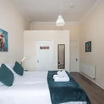 Contemporary 3 Bed City Centre Appartment - Ensuite