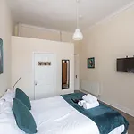 Contemporary 3 Bed City Centre Appartment - Ensuite