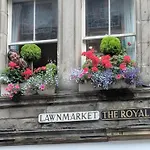Royal Mile Apartment, 1 Minute From The Castle.