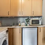 Central City Centre 2 Bedroom Flat - Close To Haymarket Train Station.