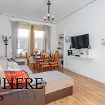Beautiful 3Bed Pitt St Apartment