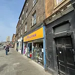Convenient 3Br Flat On Leith Walk