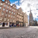Pass The Keys Modern 3 Bed Flat On The Historic Royal Mile