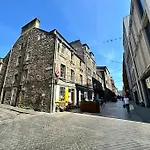 City Centre Hidden Hideout For 2