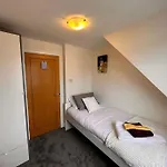 Hidden Gem:4Bedroom In The City