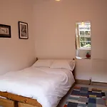 Elegant & Sunny 2Bd Basement Stay, Edinburgh!