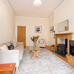 Tasteful 1-Bedroom Apartment Near Edinburgh Meadows