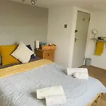 Cosy Loft Room In Morningside, Edinburgh