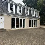 Cameron Coach House Modern Property In Murrayfield Edinburgh