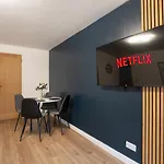 Modern 2Bed Apartment-Free Parking