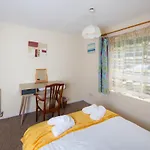 Fab Arthur Seat Views, Old Town Apartment