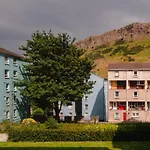 Fab Arthur Seat Views, Old Town Apartment