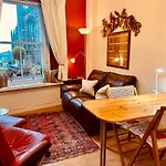 Royal Mile Apt, Just 1 Min From Edinburgh Castle!