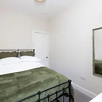 Edinburgh Holyrood Park Views Apartment