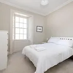 Elegant 2-Bedroom Apartment In Edinburgh City Centre