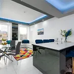 Spacious Modern City Centre Apartment Castle Views