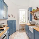 Melville Street Apartment